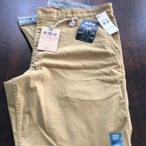 Dockers On-the-Go Mens Khaki Pants Size 38/32